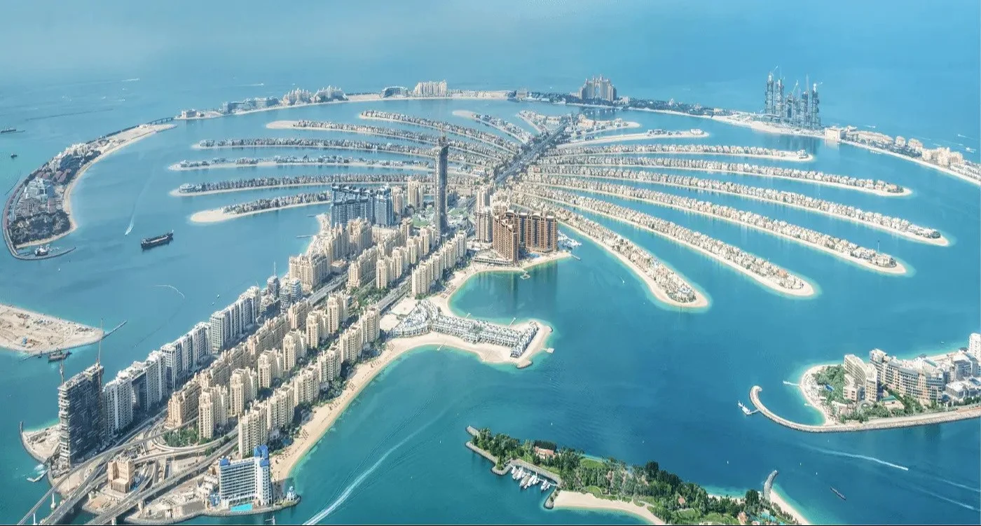 Exclusive villas and apartments on Palm Jumeirah - World-famous artificial island luxury properties
